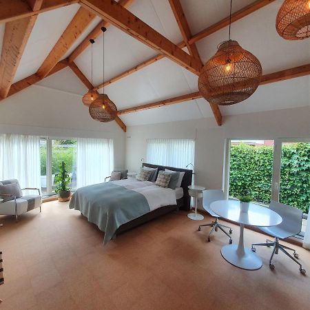B&B De Boerderij 哈伦 外观 照片